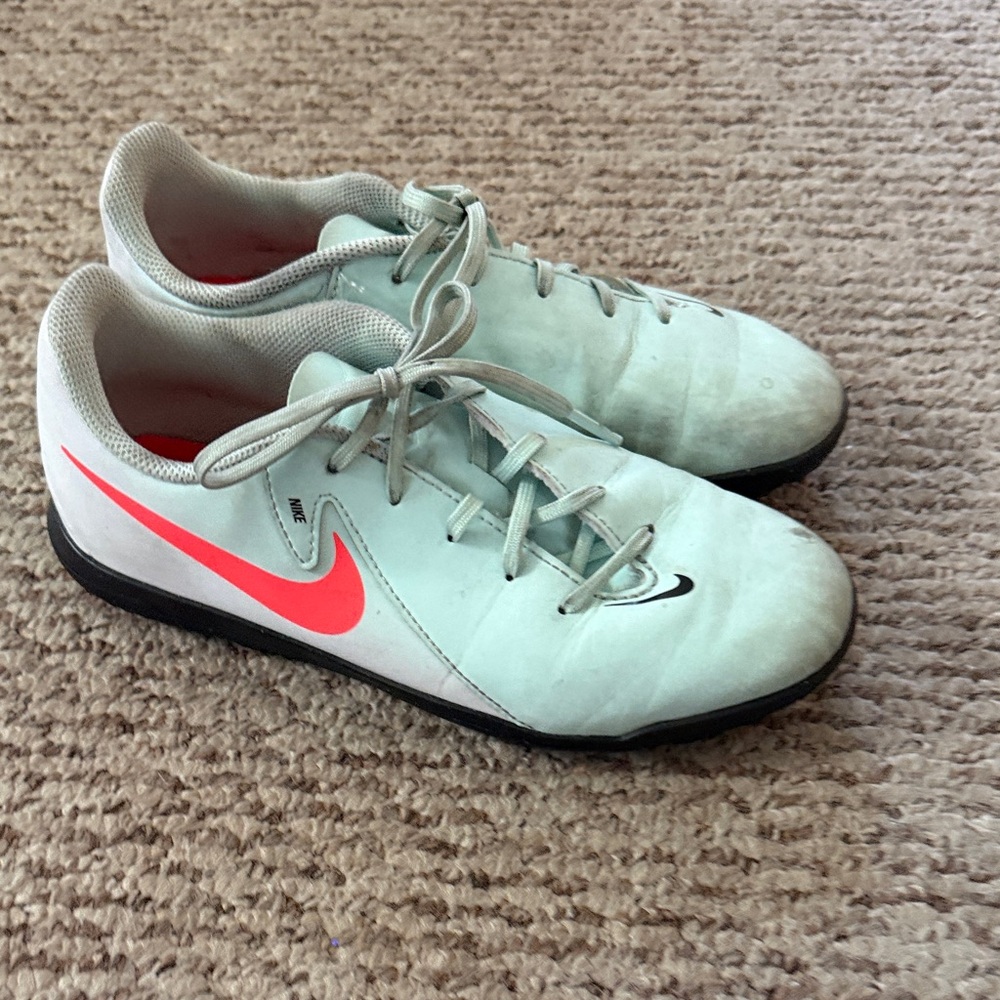 Nike 5y Mint phantom Athletic Turf Soccer Shoes with Coral Swoosh